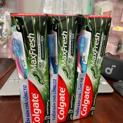 Kem Đánh Răng Colgate MaxFresh Than Tre 225g Tặng Bàn Chải Lông Tơ – Hơi Thở Thơm Mát, Làm Sạch Răng Miệng