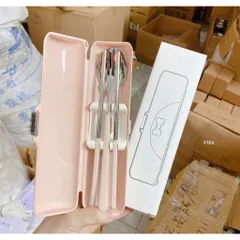 Bộ Muỗng Đũa Nĩa Inox 304 Kèm Hộp Đựng Nơ Dễ Thương – Bộ Dụng Cụ Ăn Mang Theo Tiện Lợi