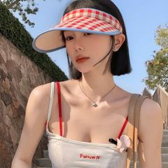 Mũ nửa đầu kẻ Caro hot trend - che nắng xinh xắn , dễ phối đồ.