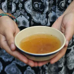 Bài Trà Bình Minh thầy Tuệ Hải Quy Nguyên-(Gừng, trà bancha, sắn dây, chanh muối, tamari)
