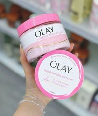 Tẩy tế bào chết OLAY MINERAL SCRUB Wild Rose & Cherry làm mịn da, thơm dịu 200g 🏷️ Sale sốc!