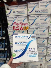Set 4 tuýp ￼Kem Đánh Răng Sensodyne Extra Whitening dành cho răng ê buốt 184G