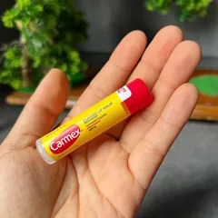 1 thỏi Son dưỡng môi Carmex Classic Lip Balm Medicated.