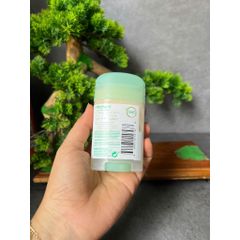 Lăn khử mùi Mitchum Natural Power Eucalyptus dành cho nữ với thành phần từ bột tre và hương khuynh diệp.