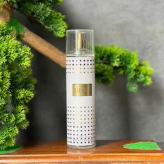 Xịt thơm toàn thân Sarah Jessica Parker Lovely Lights Body Mist 236ml.