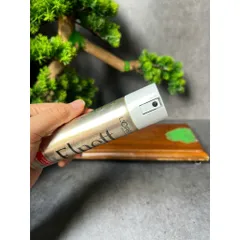 Keo xịt tóc L'Oréal Paris Elnett Satin có độ giữ nếp tự nhiên.