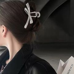 01 cái kẹp nhựa mạ trắng-Kẹp tóc nữ sang trọng