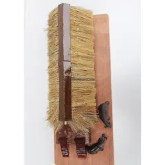 Mô hình bằng gỗ nhà Sàn Tây Nguyên Ê đê và dụng cụ làm nông