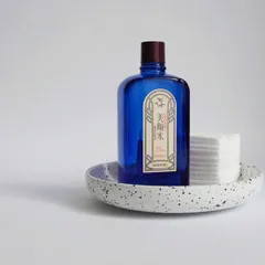Nước Hoa Hồng Meishoku Bigan 90ml, nổi bật với khả năng kiểm soát bã nhờn, làm dịu nốt mụn sưng đỏ và se cồi mụn nhanh chóng