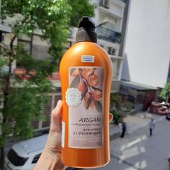 Sữa tắm thảo dược 100% Argan dưỡng da mềm mại, thư giãn Welcos Gold Moisture Body Cleanser 730gr