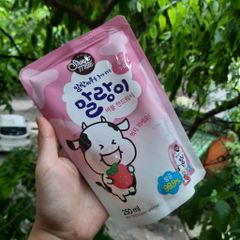 Bọt rửa tay Shower Mate Bubble Hand Wash hương dâu, sữa diệt khuẩn dưỡng ẩm cho da tay mềm mại 250ml