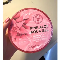 Gel dưỡng ẩm và làm dịu da The Saem Pink Aloe Aqua Gel Hàn Quốc 300ml