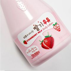 Dưỡng thể hương sữa dâu cấp ẩm và làm mềm sáng da Kwailnara Strawberry Milk Body Lotion 560gr