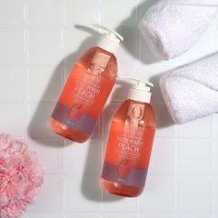 Sữa tắm đào tạo bọt dưỡng trắng hương nước hoa Welcos Aroud Me Body Wash Peach Hàn Quốc 500ml