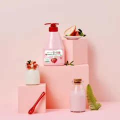 Sữa tắm Welcos Strawberry Milk Body Cleanser - làm sạch, sáng da và cải thiện sắc tố da 560g
