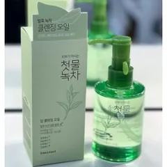 Dầu tẩy trang trà xanh làm sạch bụi bẩn, bã nhờn Welcos Green Tea Deep Cleansing Oil Hàn Quốc 170ml