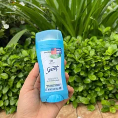 Lăn khử mùi cho nữ của Mỹ Secret Invisible Solid hương Shower Fresh loại 73g.