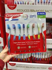 Bàn chải Colgate Advanced Whitening Soft vỉ 8 cây làm trắng răng mềm mại ⚡ Giá tốt nhất
