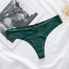 Quần lót lọt khe su 2 dây gợi cảm trái tim
