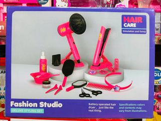 Bộ đồ chơi trang điểm tóc  Fashion Studio màu hồng với các phụ kiện 004