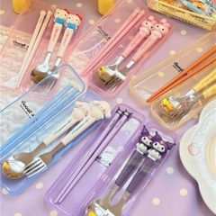 bộ thìa dĩa đũa 3 món kèm hộp hoạt hình sanrio hello kitty kuromi cinnamoroll cho bé