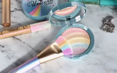 Follow 28/11 Phấn highlight Too Faced Rainbow Strobe Highlighter gam màu cầu vồng đầy khác biệt 788552