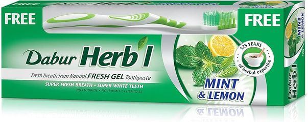Kem đánh răng thảo dược Ân Độ Dabur's Herbal 150g kèm bàn chải đánh răng