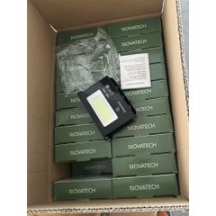 Đèn pha Led năng lượng mặt trời Novatech ( Pháp ), 10W chống nước IP65, liền Panel 788836