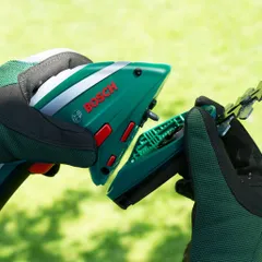 Máy cắt cỏ tỉa cây Bosch ISIO 3