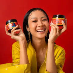 Combo Cà phê Đắk lắk làm sạch da chết cocoon 200ml HŨ + Son dưỡng dầu dừa Bến Tre cocoon 5g