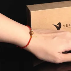 Vòng tay chỉ đỏ mix hạt trầm hương VEGAN mang lại may mắn, tài lộc