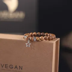 Vòng tay trầm hương VEGAN làm quà tặng cho bé