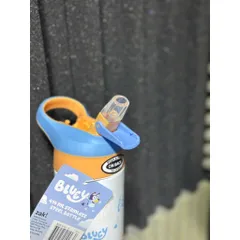 Bình nước cho bé từ 3 tuổi - Bluey của Zak Designs, lớp cách nhiệt giữ nước lạnh trong vài giờ, dung tích 414ml