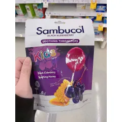 Kẹo mút làm dịu cổ họng/ giảm ho cho bé từ 2 tuổi - Sambucol Black Elderberry Soothing Throat Pops
