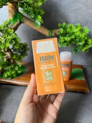 Kem Chống Nắng ISDIN Fusion Water Magic Glow SPF50 50ml Hiệu Ứng Căng Sáng
