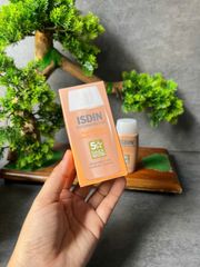 Kem Chống Nắng Có Màu ISDIN Fusion Water Magic Medium SPF50 50ml
