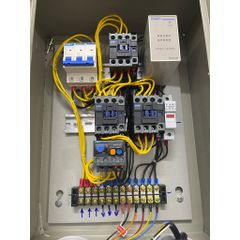 ✅ Tủ điện đảo chiều động cơ 3P, sử dụng điều khiển từ xa, có Bảo vệ mất pha,chống đảo pha, rơ le Nhiệt