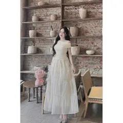 Set thiết kế áo bẹt vai nhún eo tăm tàu kèm chân váy voan maxi tầng đính dây
