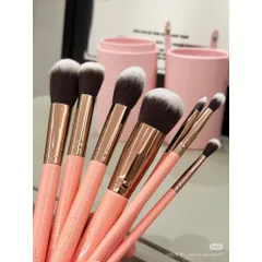 Sét cọ trang điểm 7 cây Luxie kèm túi da đựng cọ
