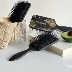 Lược Gỡ Rối Tóc Kérastase Holiday Travel Brush 2024 Edition Màu Đen