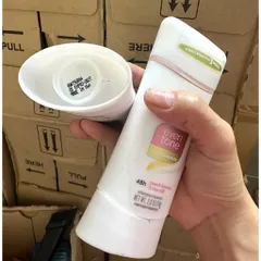 Lăn khử mùi nữ even tone 48h 74g