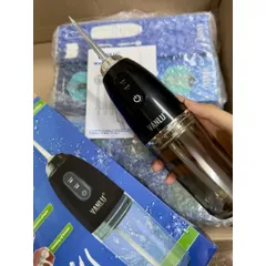 Máy tăm nước Vanlu gồm thân máy, 4 đầu xịt khác nhau phù hợp cho nhiều đối tượng