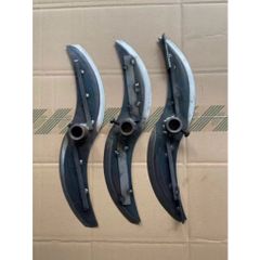 dao lưỡi liền nguyên khối dày 3,5li của máy băm chuối chất liệu lm từ thép nhíp xe siêu sắc bén