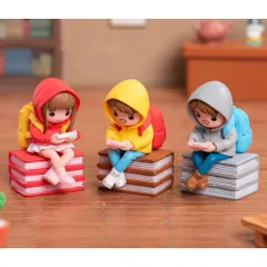Mô hình cô bé cậu bé chơi game siêu cute trang trí bàn học,bàn làm việc,taplo,tiểu cảnh kích thước 5.6*3.2 cm