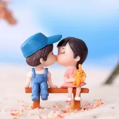 Mô hình cặp đôi ngồi ghế hôn nhau mini cute – Trang trí tiểu cảnh, quà tặng lãng mạn