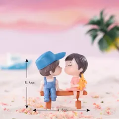 Mô hình cặp đôi ngồi ghế hôn nhau mini cute – Trang trí tiểu cảnh, quà tặng lãng mạn
