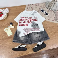 Bộ Quần Áo Bé Trai In Chữ Cá Tính – Áo Thun Trắng Phối Quần Short Jean Xám Thời Trang Cho Bé