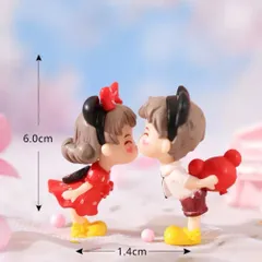 Mô hình cặp đôi hôn nhau dễ thương bằng nhựa cao cấp kích dùng deco phòng kích thước 6*1,4 cm