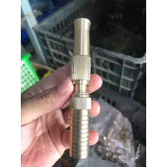 Đầu vòi xịt tăng áp lực nước bằng Đồng tưới cây rửa xe cực mạnh