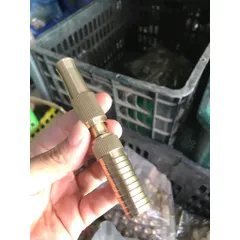 Đầu vòi xịt tăng áp lực nước bằng Đồng tưới cây rửa xe cực mạnh